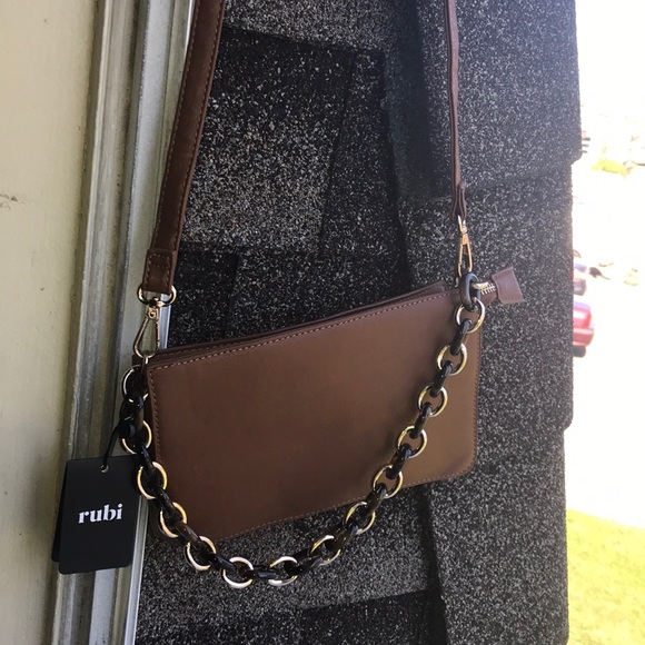 IN Chain Cross Body Bag - Picture 4 of 6